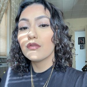 Meet your Posher, Briana